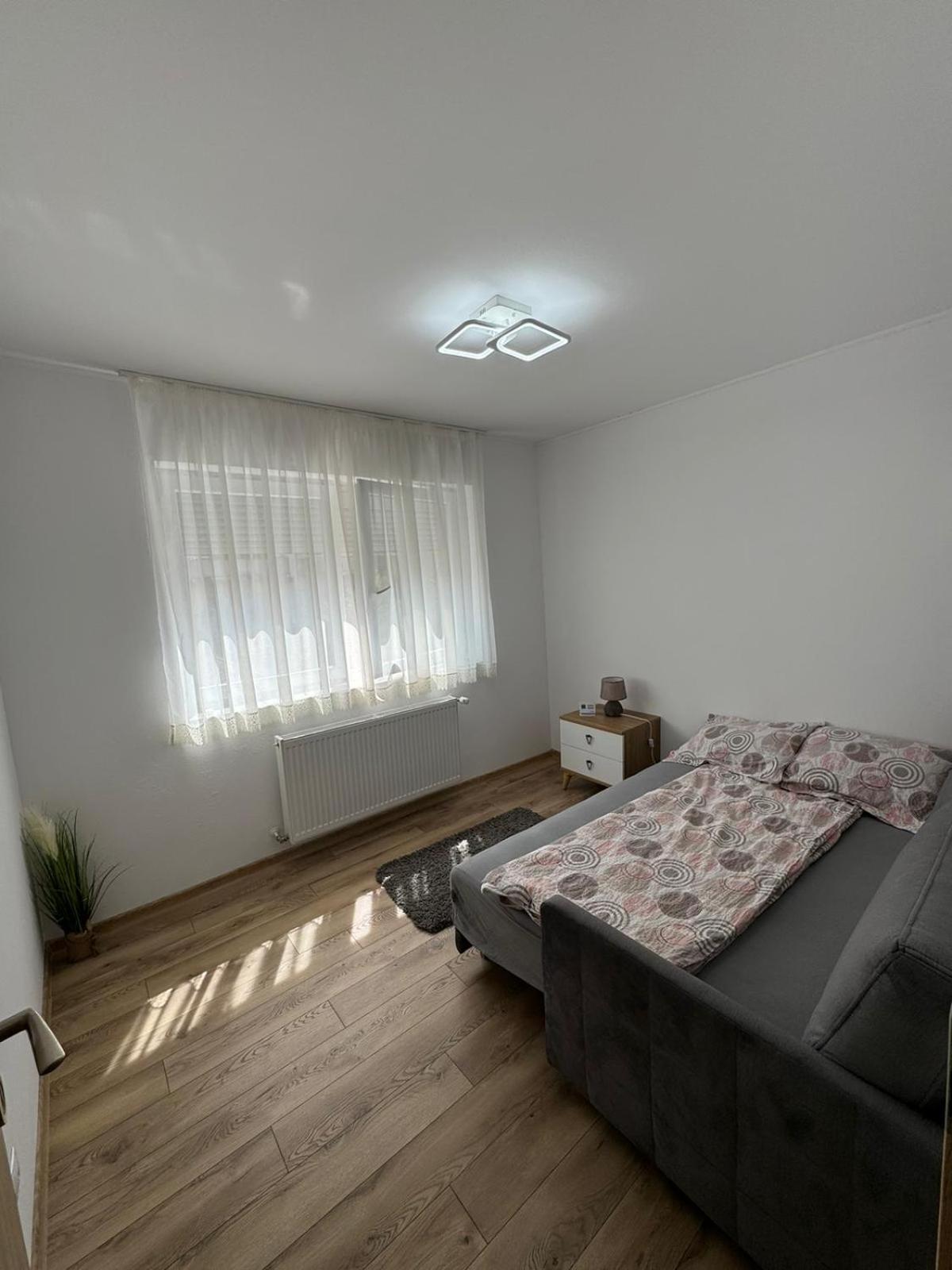 Bingo Apartman Cristuru Secuiesc Экстерьер фото