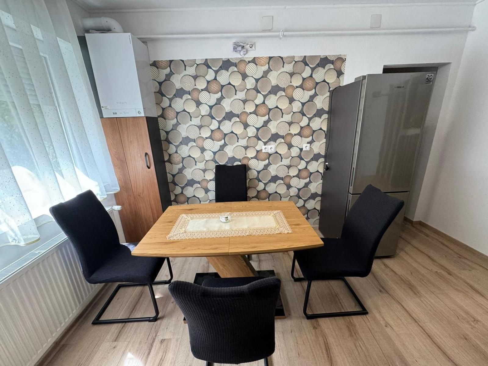 Bingo Apartman Cristuru Secuiesc Экстерьер фото